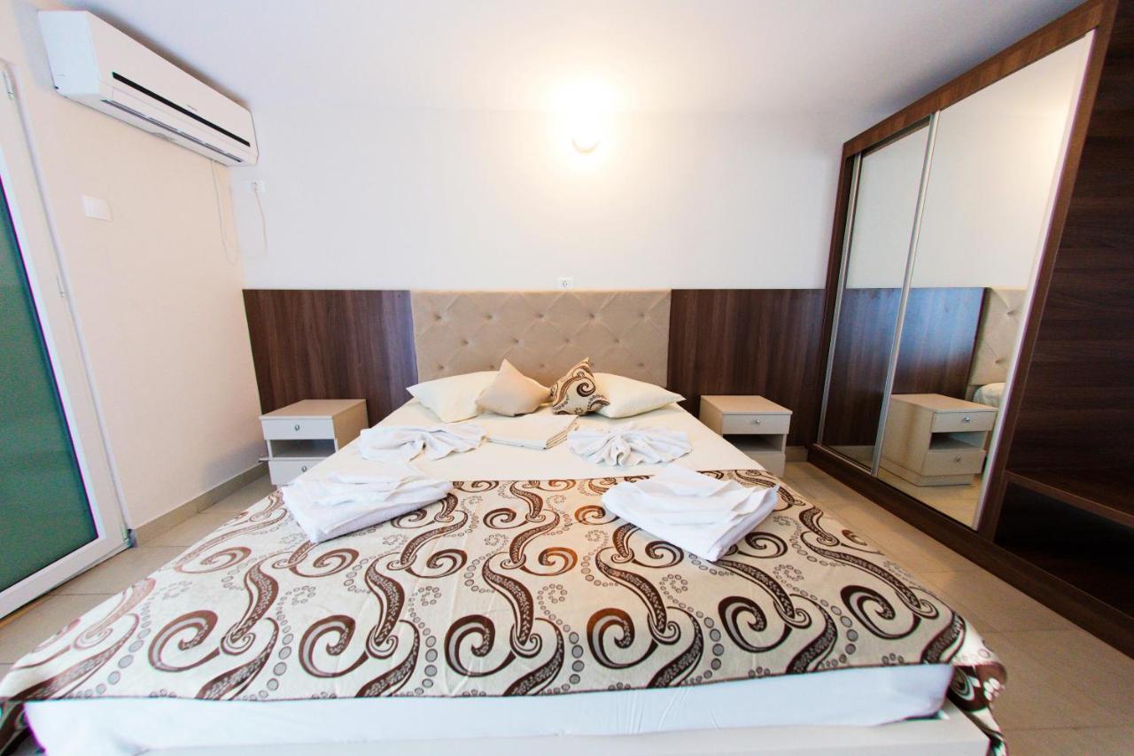 Jijo'S Hotel Mamaia Eksteriør billede