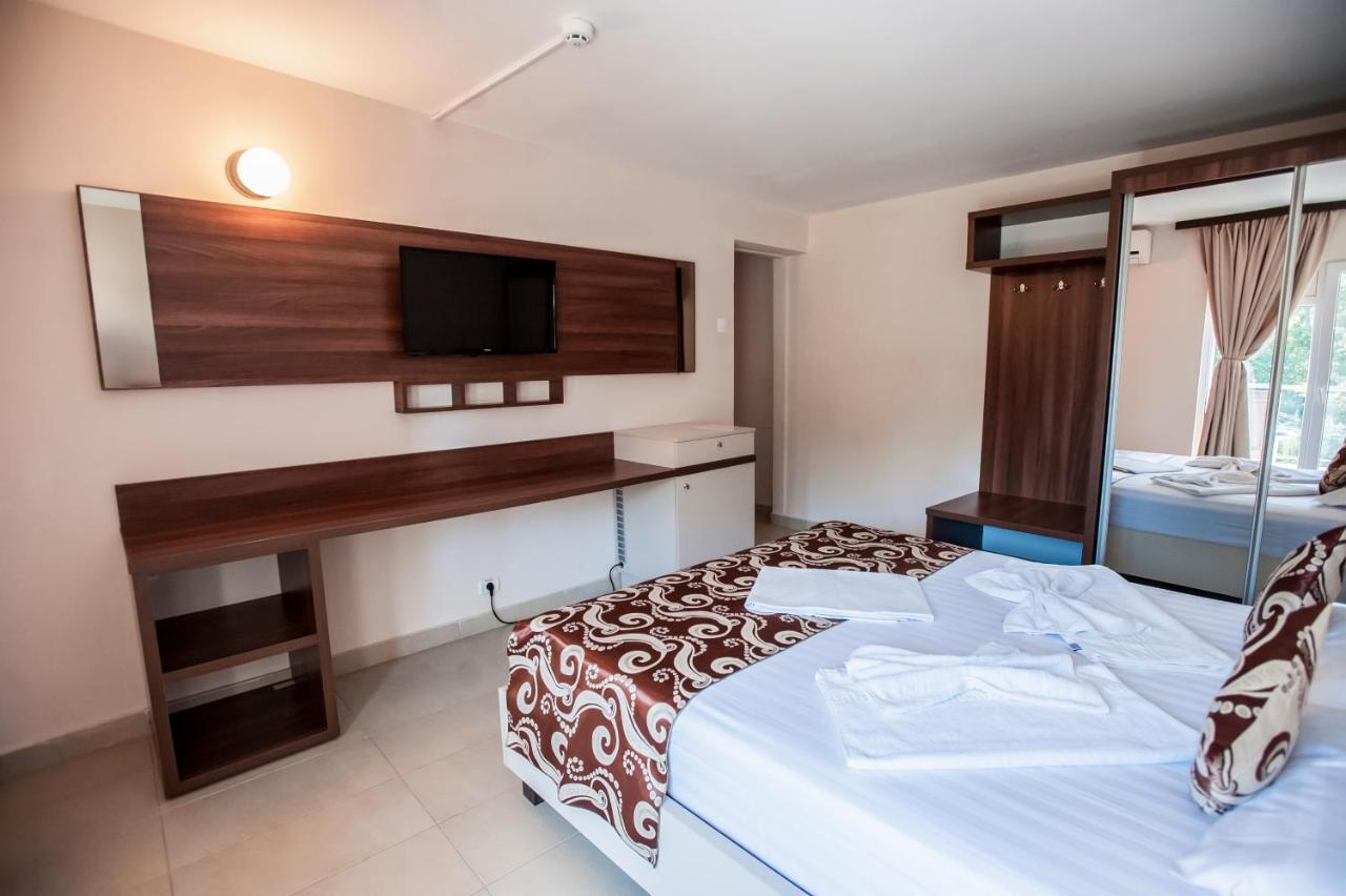 Jijo'S Hotel Mamaia Eksteriør billede