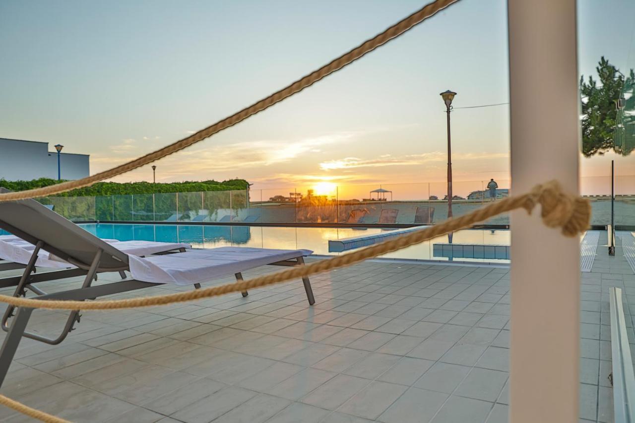 Jijo'S Hotel Mamaia Eksteriør billede