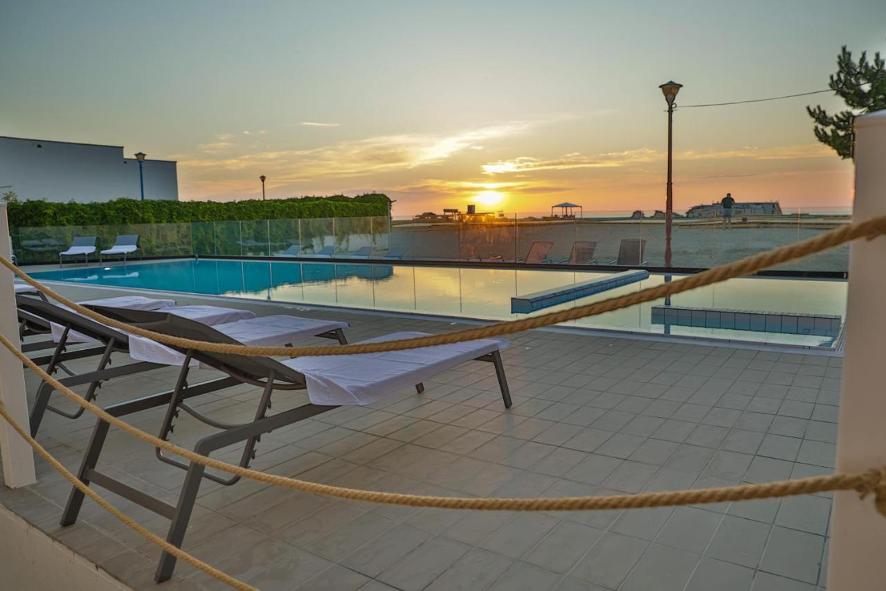 Jijo'S Hotel Mamaia Eksteriør billede