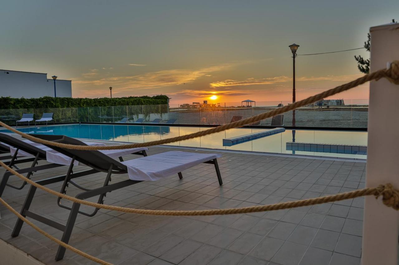 Jijo'S Hotel Mamaia Eksteriør billede