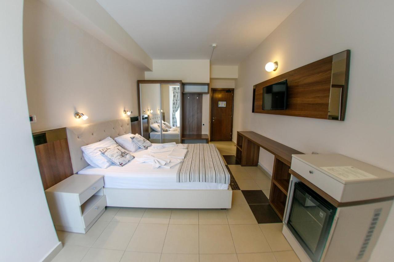 Jijo'S Hotel Mamaia Eksteriør billede