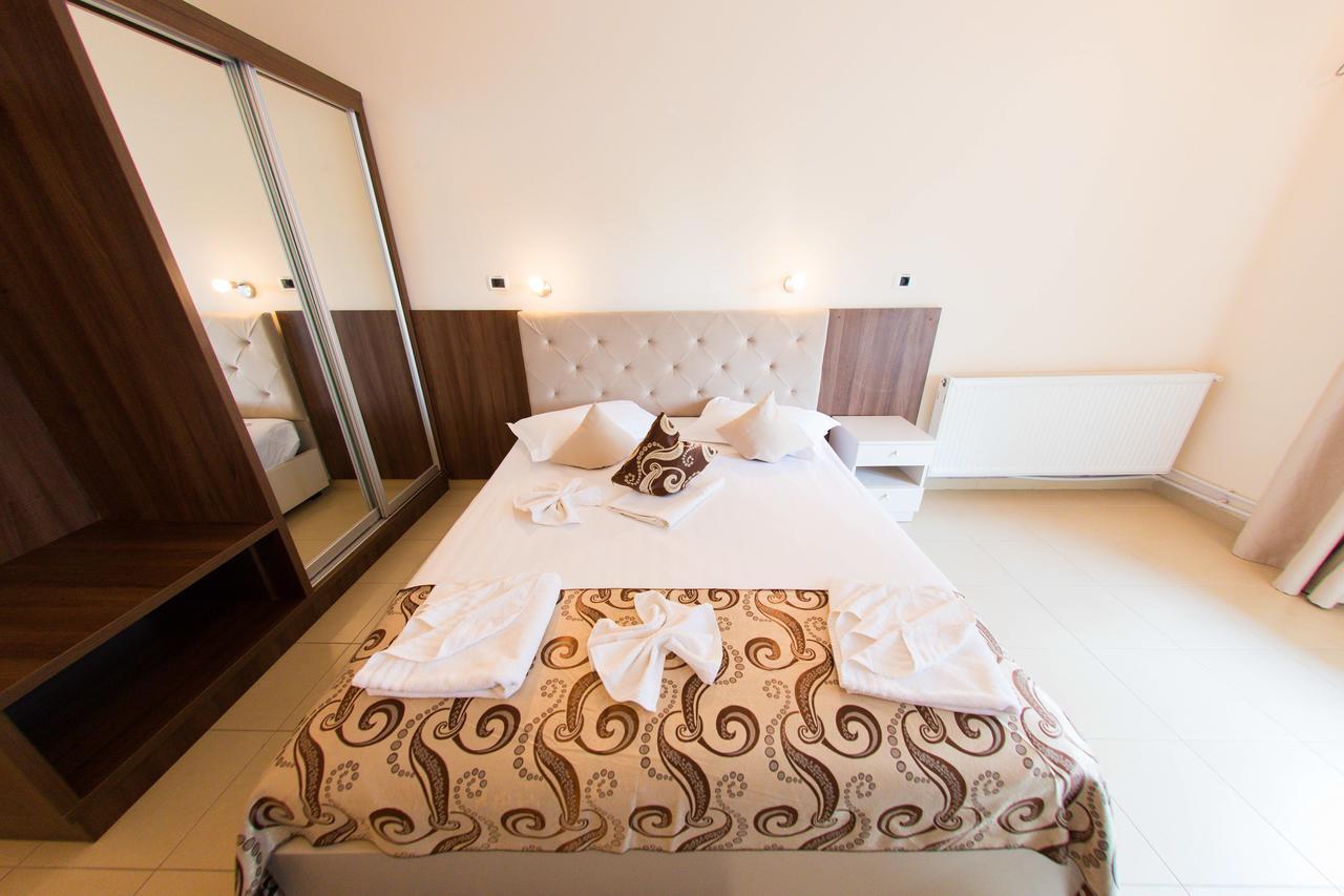 Jijo'S Hotel Mamaia Eksteriør billede