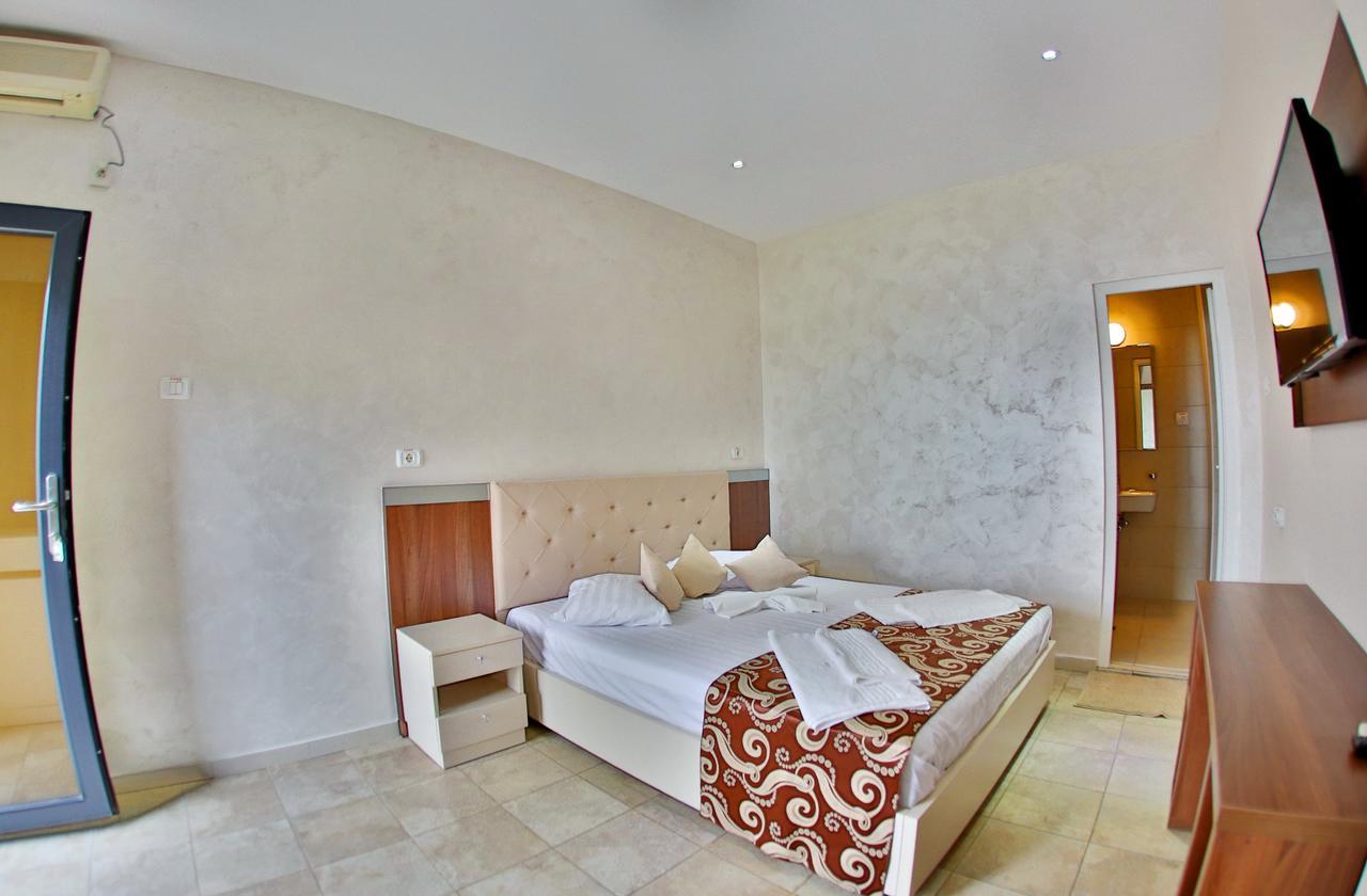 Jijo'S Hotel Mamaia Eksteriør billede
