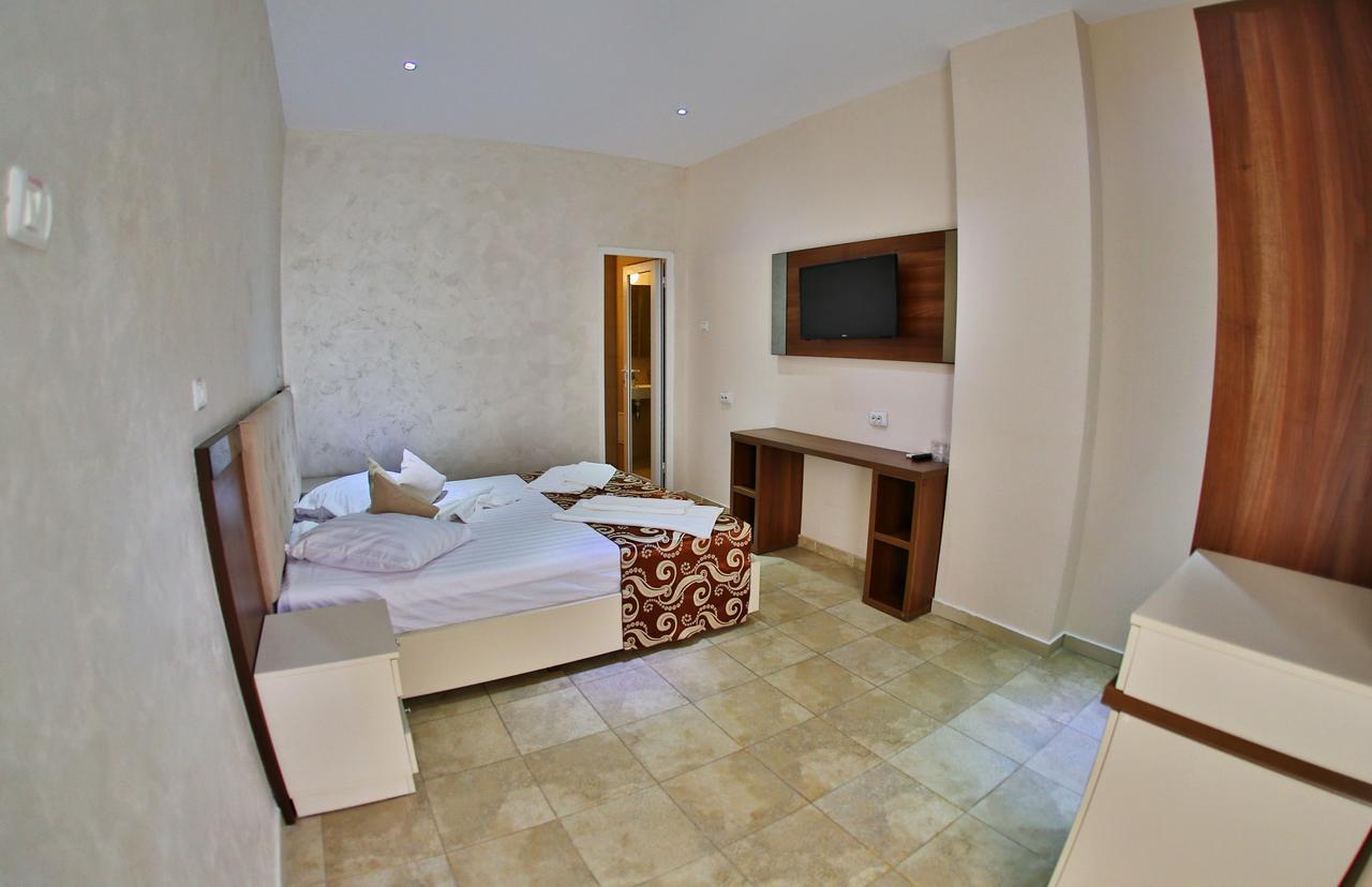 Jijo'S Hotel Mamaia Eksteriør billede
